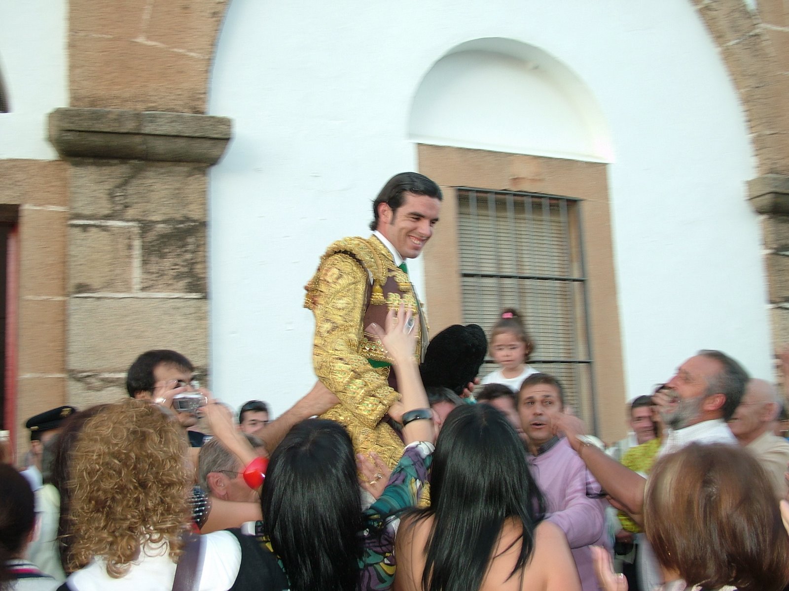 www.torrejoncillotodonoticias.com_emilio_de_justo_previo_2010_0073