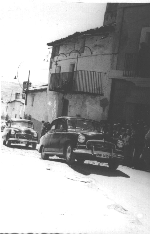 www.torrejoncillotodonoticias.com_fotos_para_el_recuerdo_Entrada en la Plaza del Gobernador_0034