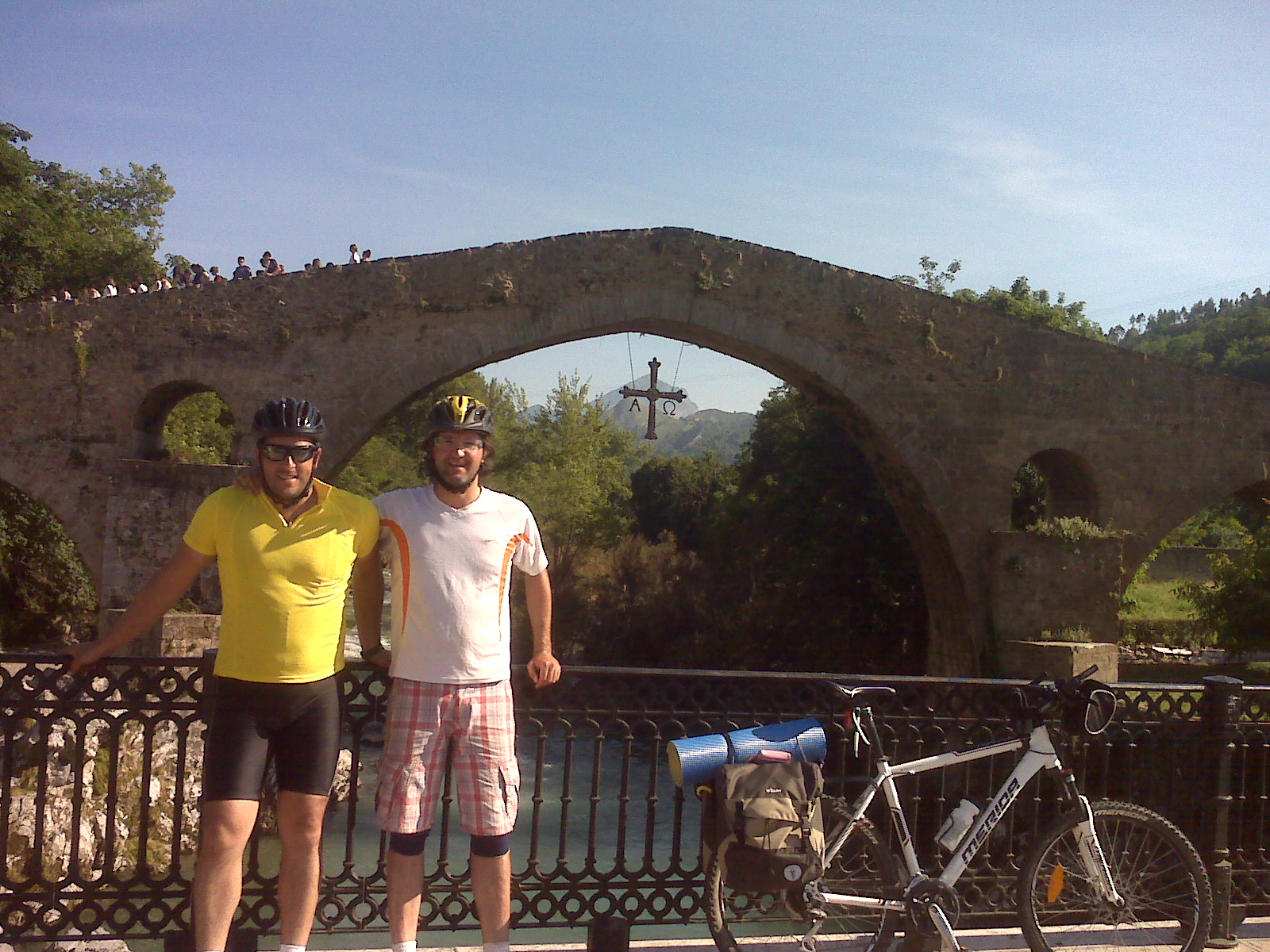 www.torrejoncillotodonoticias.com_torrejoncillo_lagos_de_covadonga_pedroe_y_juanmi_-_2010_0012