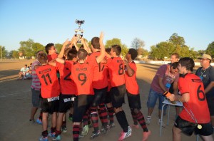 La Escuela Morala cadete y el Flecha Negra infantil vencedores del IV Torneo de Fútbol «Peña Madridista La Encamisá»