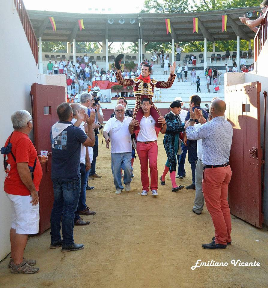 De Justo abrió la puerta grande en Orthez