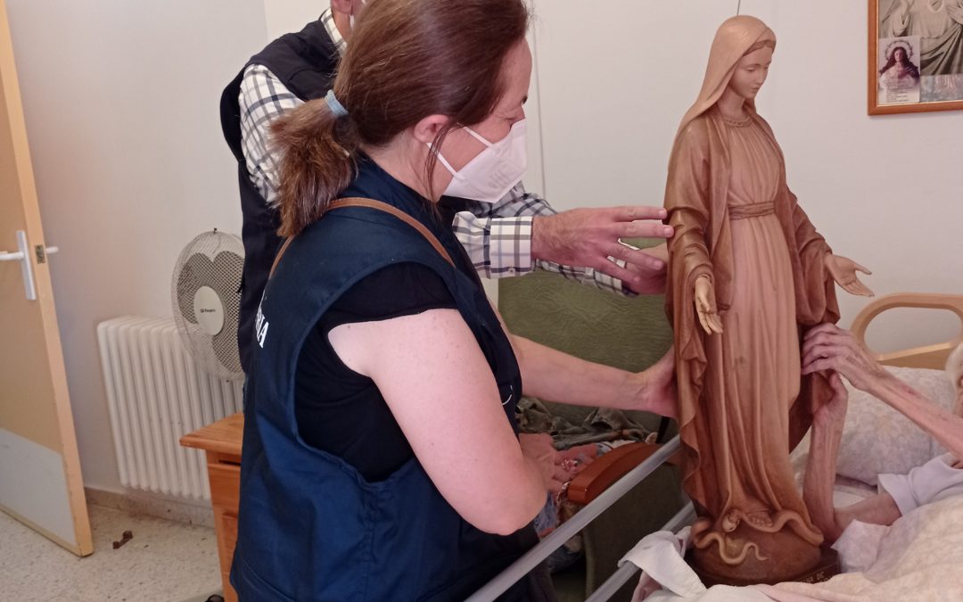 LA VIRGEN PREGRINA DE RADIO MARÍA VISITA LA RESIDENCIA SANTA ISABEL DE TORREJONCILLO
