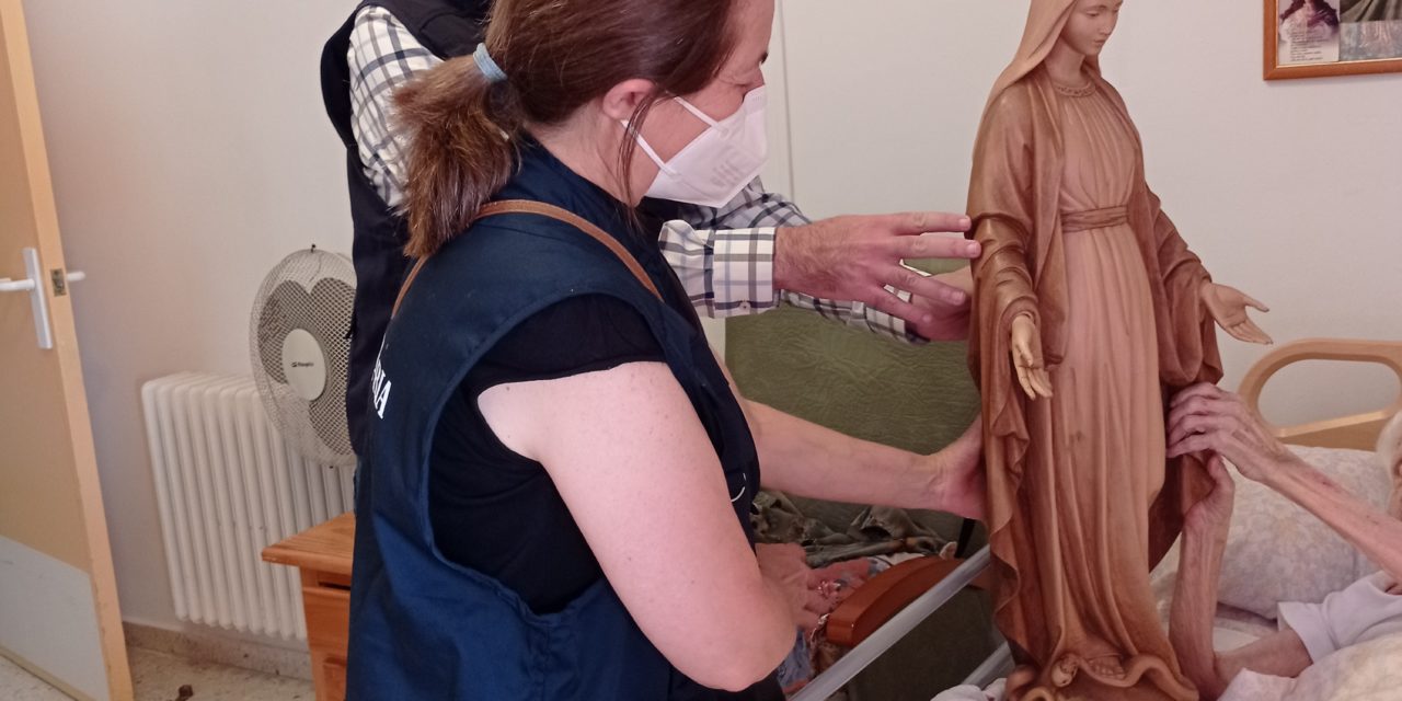 LA VIRGEN PREGRINA DE RADIO MARÍA VISITA LA RESIDENCIA SANTA ISABEL DE TORREJONCILLO