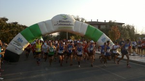 Los atletas del Club Atletismo Torrejoncillo ganan en las tres categorías masculinas de «Los Artesanos»