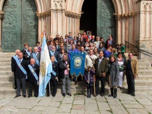 La Asociación “Paladines de la Encamisá” de Torrejoncillo se ha hermanado con la Real Asociación de Caballeros de Guadalupe