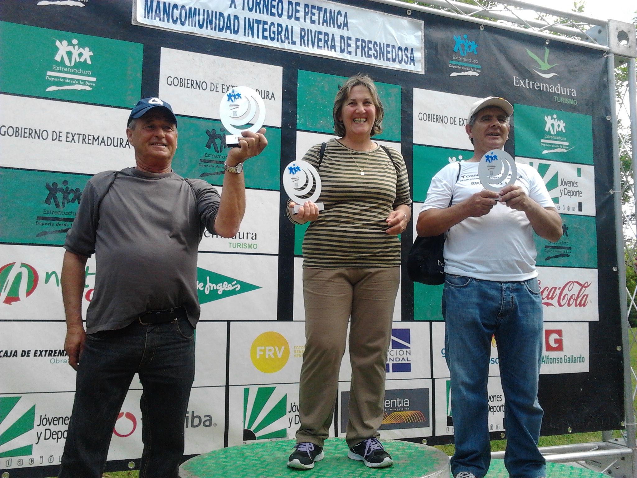 Nano, Mari y Paco, de Valdencín, subcampeones del X Torneo Mancomunado de petanca