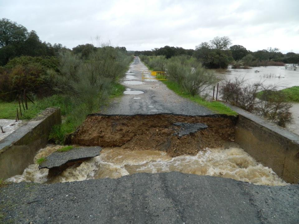 Mejora de caminos rurales en Torrejoncillo