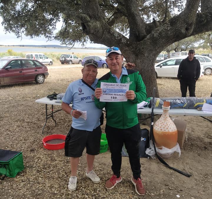 Luis González ganador del cuarto concurso de pesca