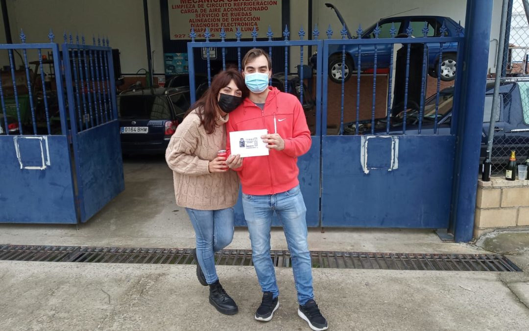 Marta y Fran, los torrejoncillanos a los que les ha sonreído la fortuna