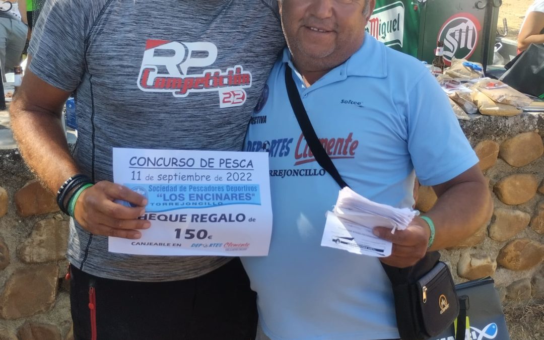 Juan Carlos Encinas ganador del concurso de pesca de Septiembre de la Sociedad de Pescadores Los Encinares