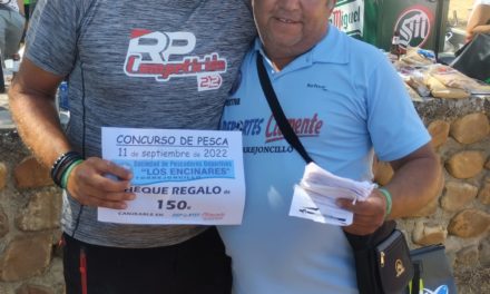 Juan Carlos Encinas ganador del concurso de pesca de Septiembre de la Sociedad de Pescadores Los Encinares
