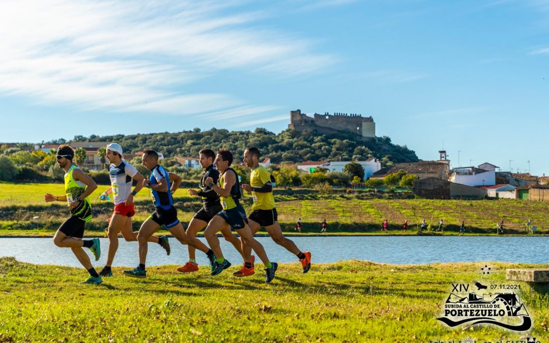 Los torrejoncillanos acuden en masa a la XVI Subida al Castillo del Portezuelo