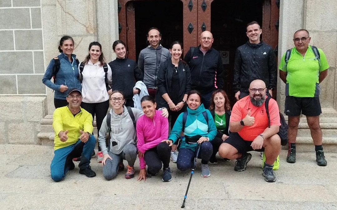 Un año más los torrejoncillanos peregrinan a Serradilla para visitar al Cristo