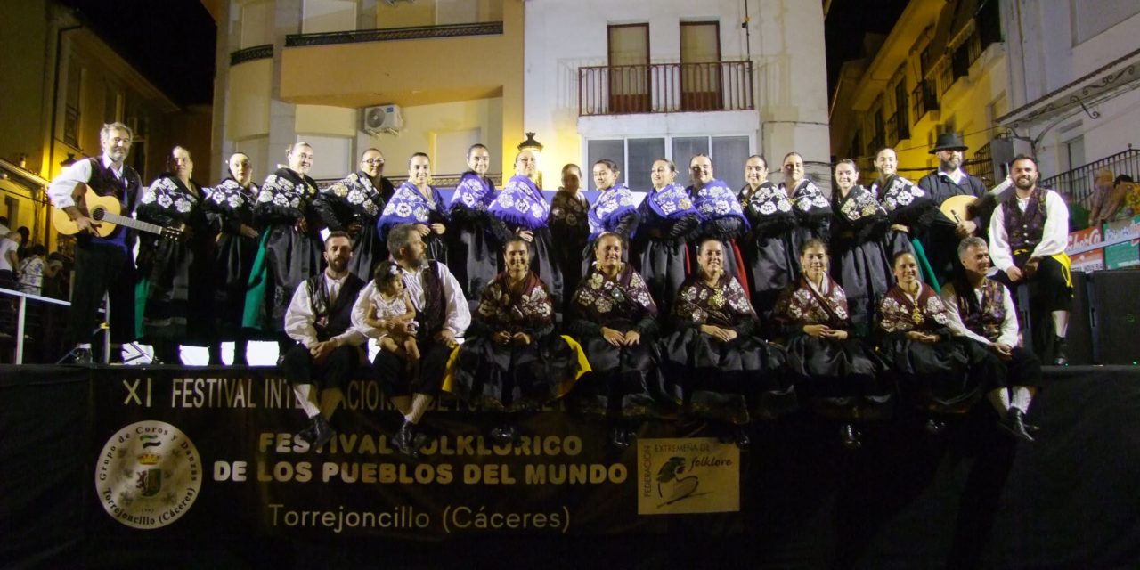 El Grupo de Coros y Danzas de Torrejoncillo estarán esta tarde en Carcaboso
