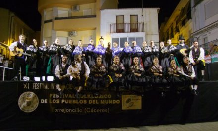 El Grupo de Coros y Danzas de Torrejoncillo estarán esta tarde en Carcaboso