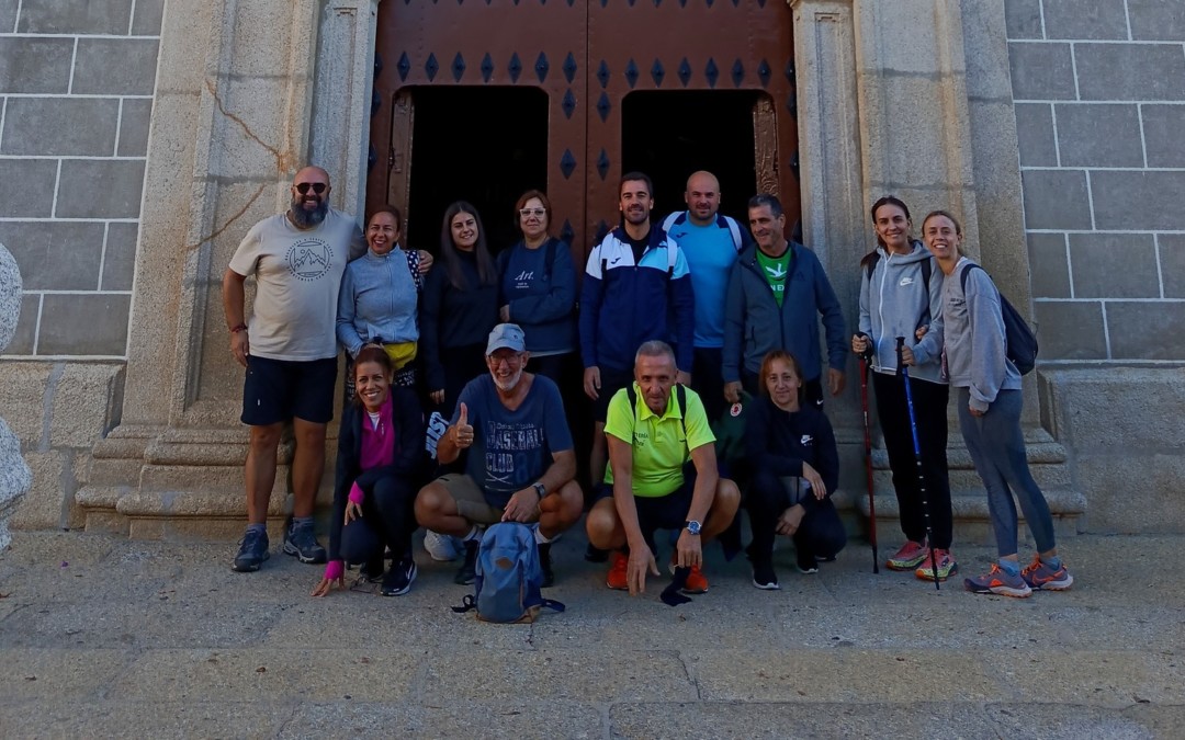 Torrejoncillanos visitan al Cristo de Serradilla