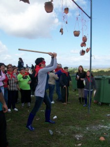 Rotura de pucheros en los juegos populares - LOURDES MARTÍN