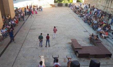 “TAUROEMOCION Y EMILIO DE JUSTO ENSEÑAN EL TOREO EN CACERES”