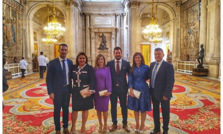 Torrejoncillanos en la recepción oficial de Casa Real el día de la Hispanidad