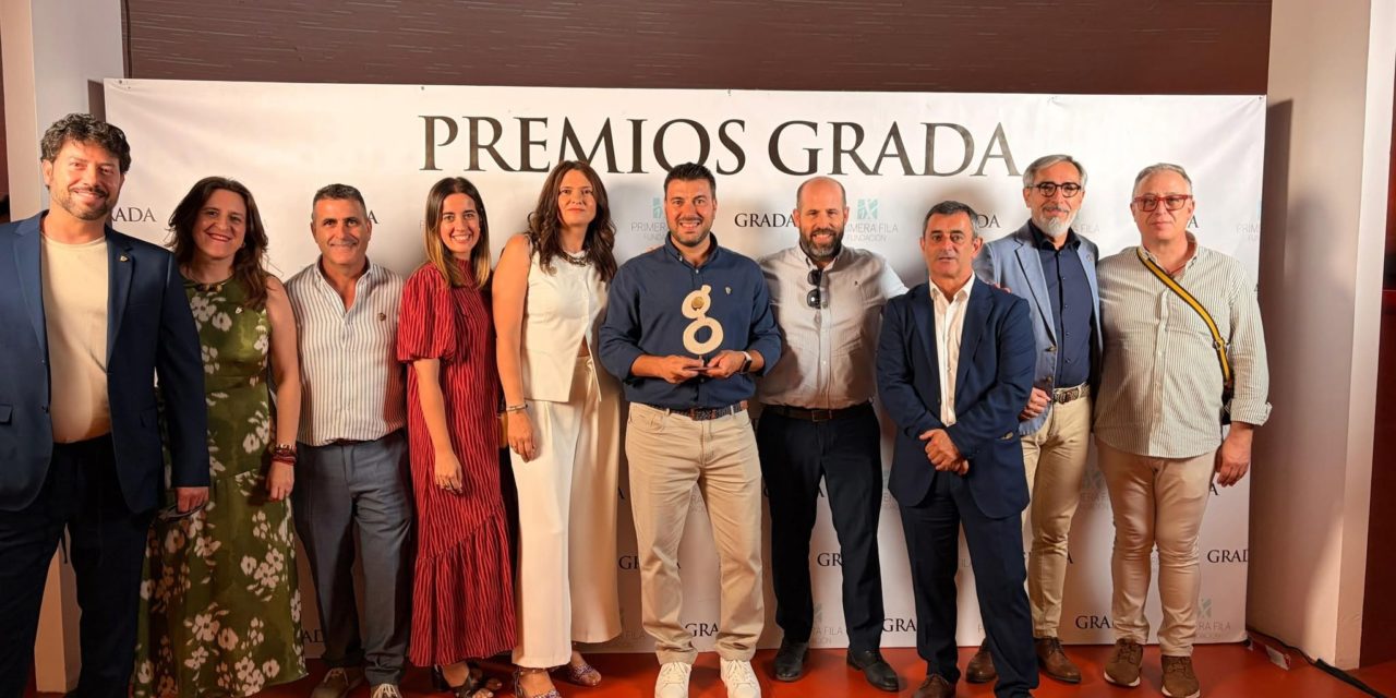 Paladines de la Encamisá recibió el Premio Grada a la Cultura