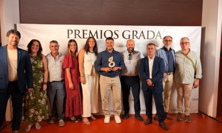 Paladines de la Encamisá recibo el Premio Grada a la Cultura