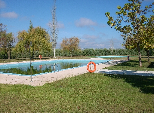Licitación para la Gestión del Bar de las Piscinas Municipales de Valdencín