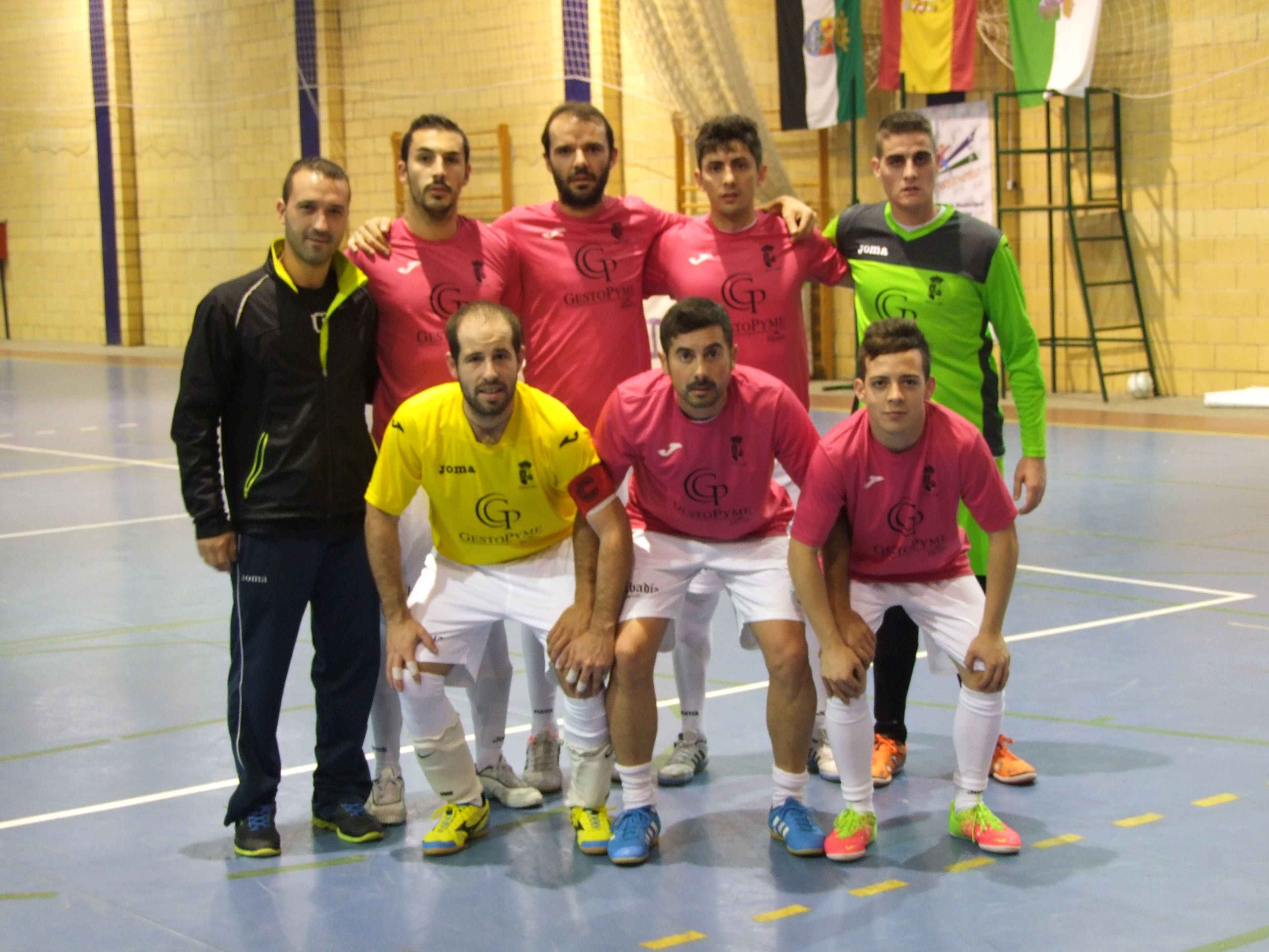 Esta tarde nos jugamos la liga de futbol sala en el pabellón municipal