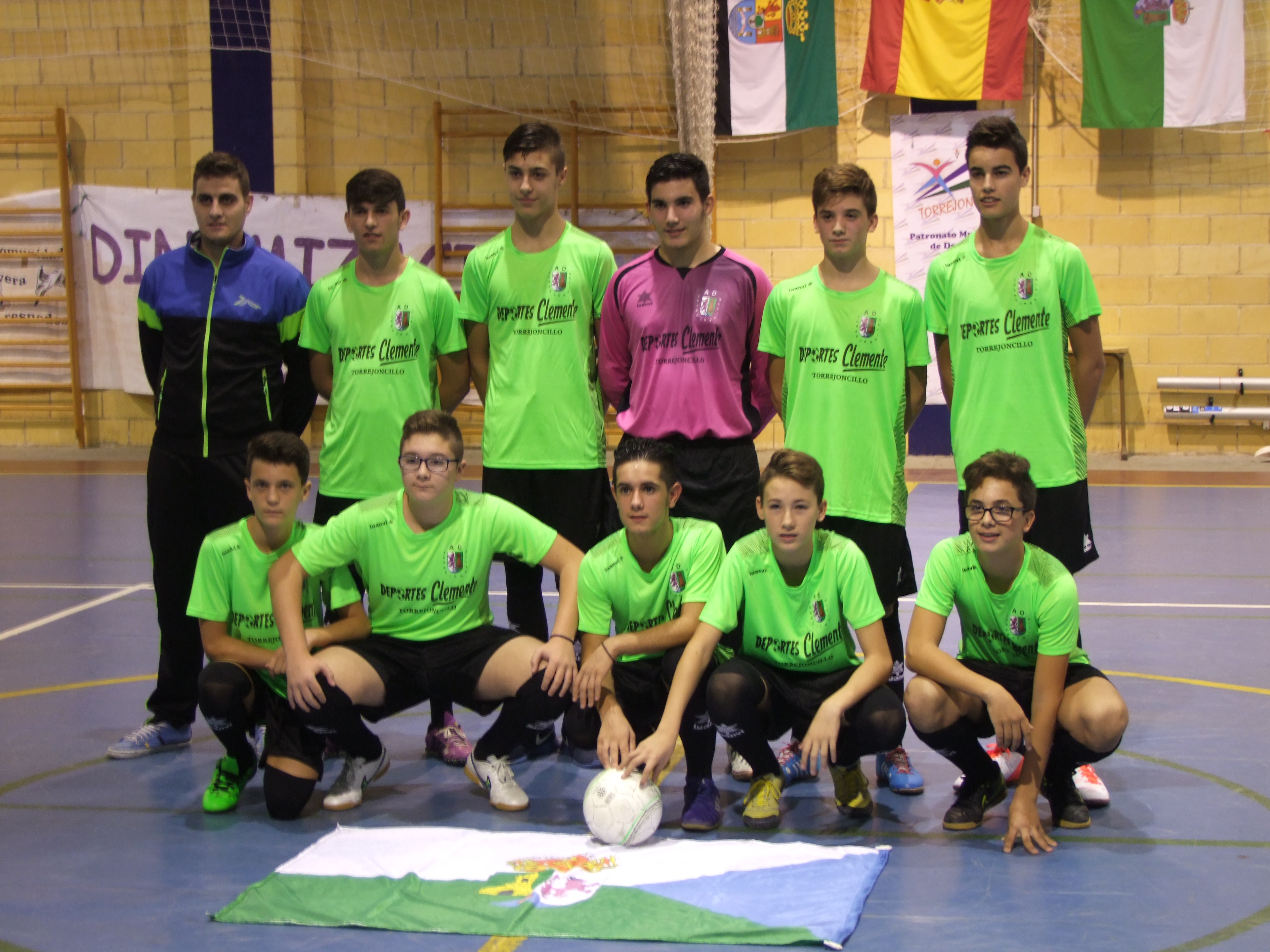 Disfrutando del fútbol del AD Torrejoncillo