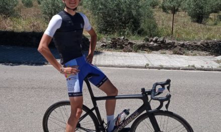 Quieres apoyar a Adrián en la Vuelta Ciclista a Extremadura pues conéctate y apoya a nuestro ciclista