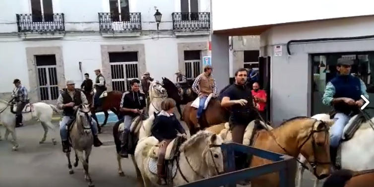 Se celebro con éxito la V Ruta Ecuestre Amigos de la Romería de San Pedro