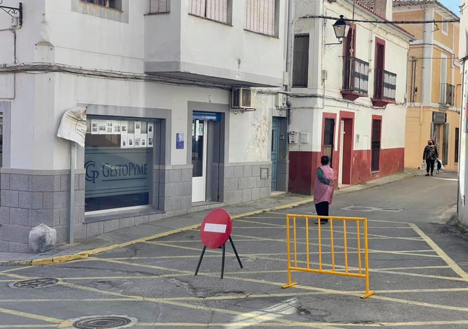 CORTE DE LA C/ANTONIO SARMIENTO POR OBRAS