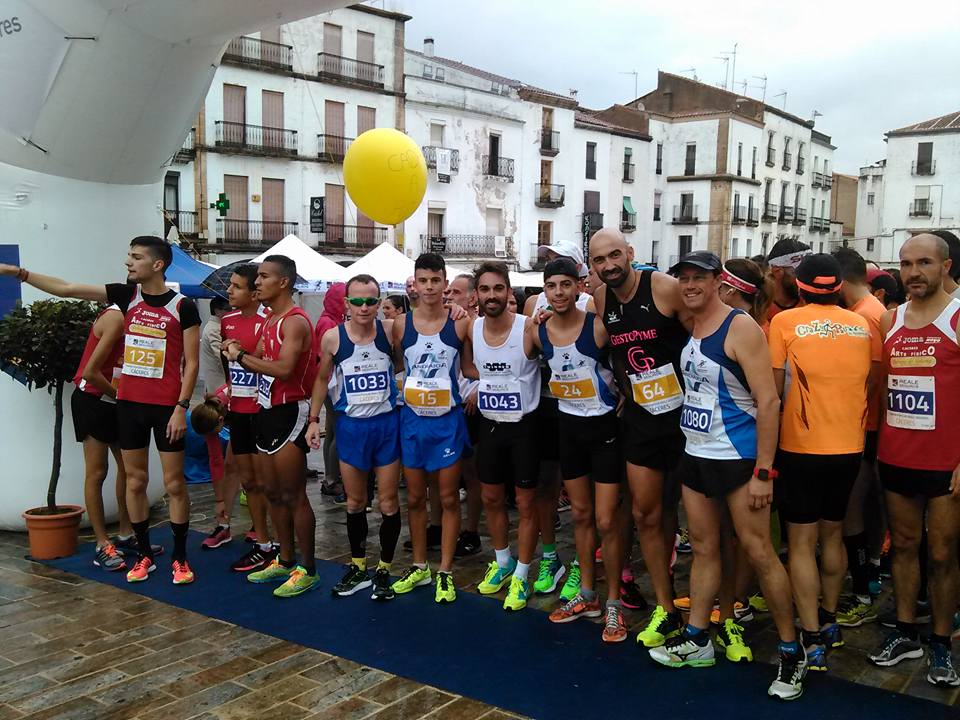 La lluvia no paró a «La Armada»