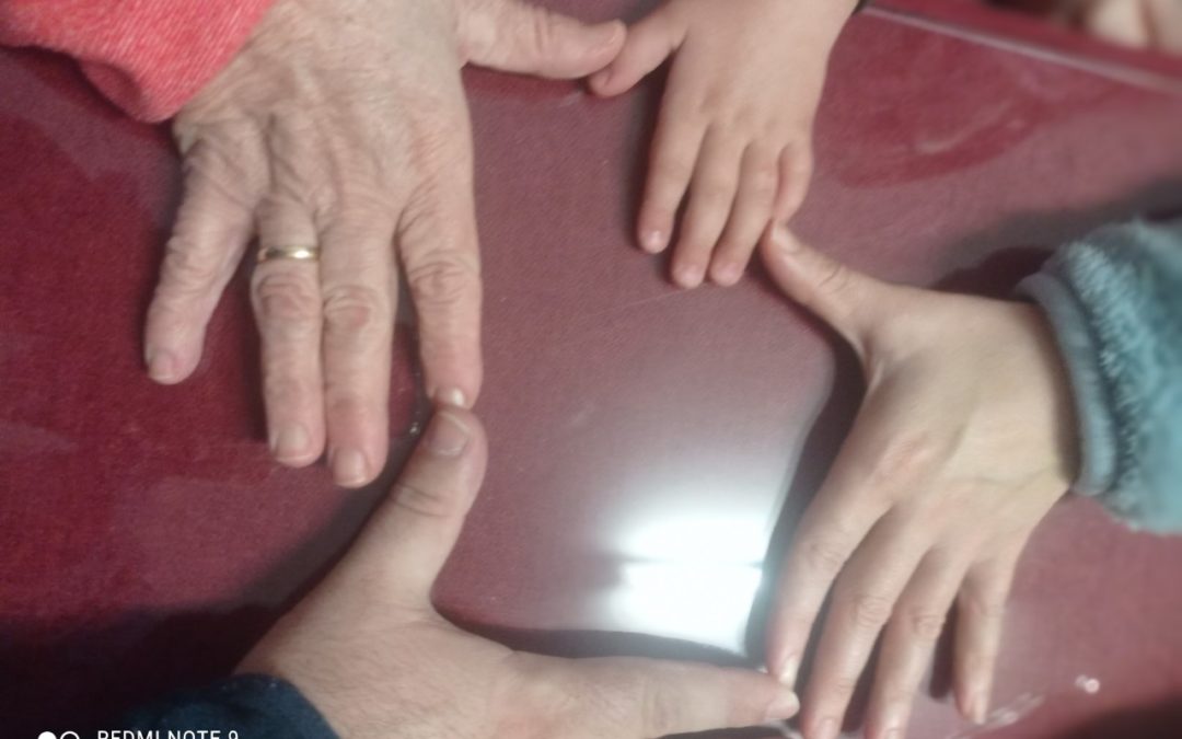 Navidad llena de estrellas de solidarias a través de Caritas Parroquial de Torrejoncillo.