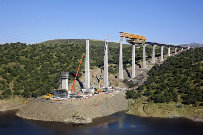 Viaducto de Alcántara, un arco de 324 metros de luz para salvar el Tajo