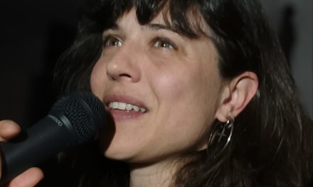 “Bajo el magnolio” arranca este miércoles con el recital poético-musical “Apenas gritar”, de Charlotte Lecharlier