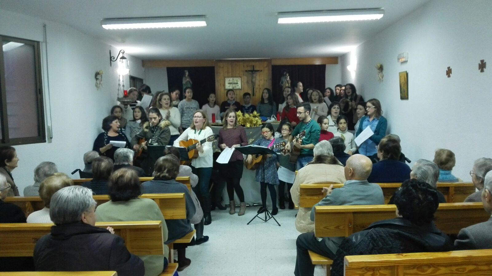 Tarde de villancicos en la Residencia Santa Isabel