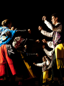 Coros y Danzas de Torrejoncillo - Foto Víctor Gil