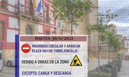 PROHIBIDO CIRCULAR Y APARCAR EN PLAZA MAYOR