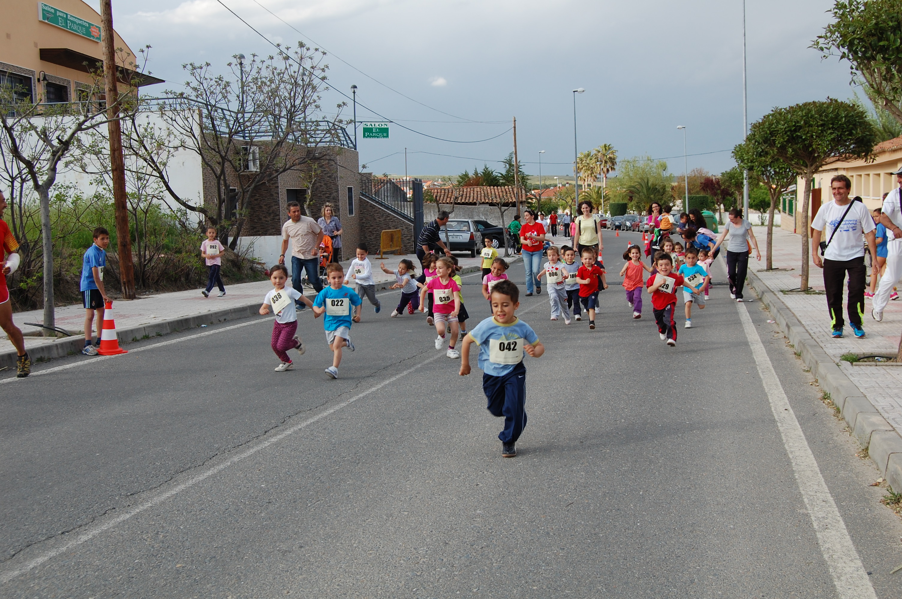 175 niños disfrutaron del atletismo en Torrejoncillo‏