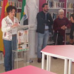 La biblioteca municipal de Torrejoncillo vuelve a abrir sus puertas, con más color y bajo el nombre de «Martineta Rohet»