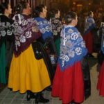 Desfile del traje típico torrejoncillano en JATO