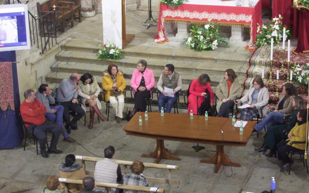 El pasado sabado se reunieron mayordomos/portaestandartes, pregoneros, oferentes y colaboradores delos ultimos 50 años de Encamisá