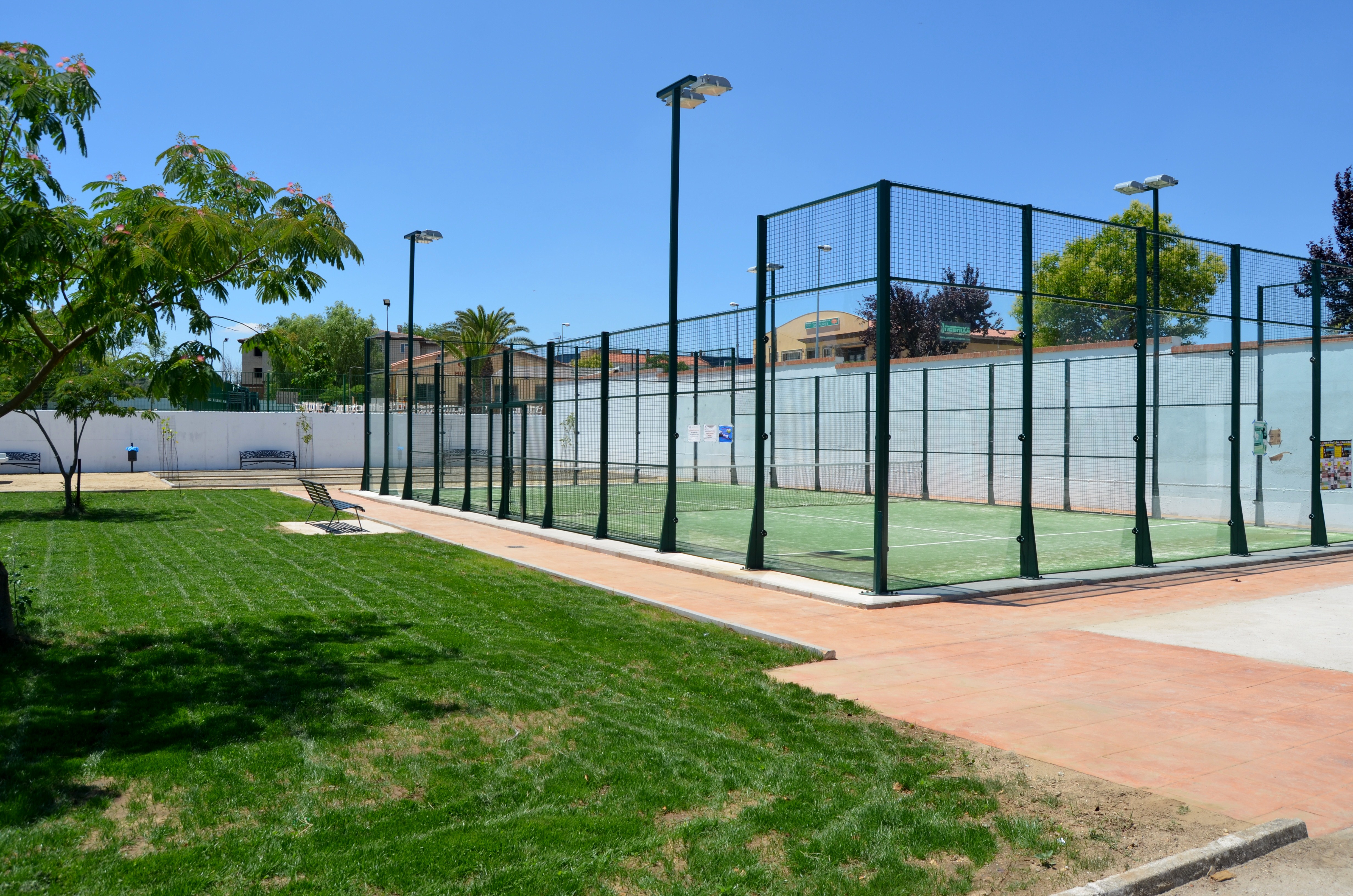 El Director General de Deportes visitó las nuevas instalaciones deportivas en Torrejoncillo y Valdencín