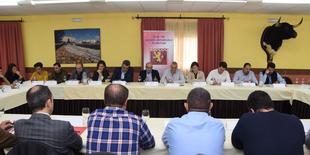 Diputación anima a los empresarios de Coria y comarca a trasladar todas sus inquietudes al Comité del programa Diputación Desarrolla