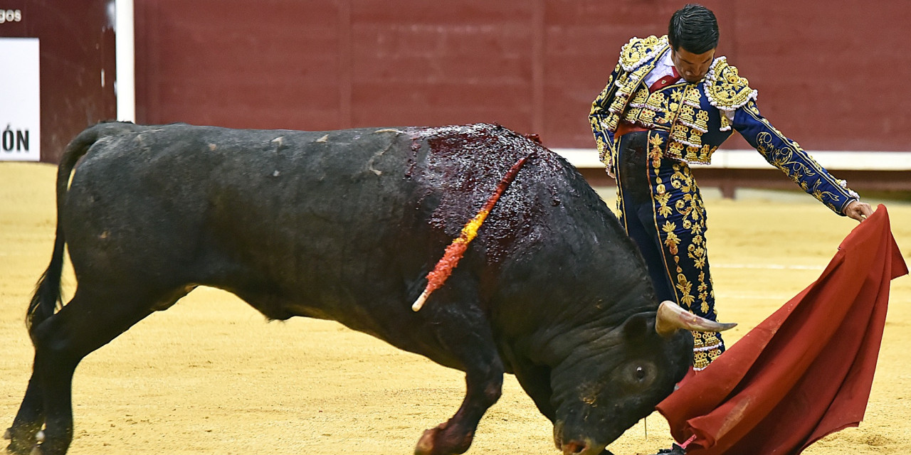 Emilio de Justo, premio a la mejor faena del año a un toro de Victorino Martín