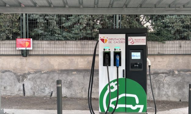 Ya están operativos 46 puntos de recarga de coches eléctricos de acceso público contemplados en la red de la Diputación de Cáceres