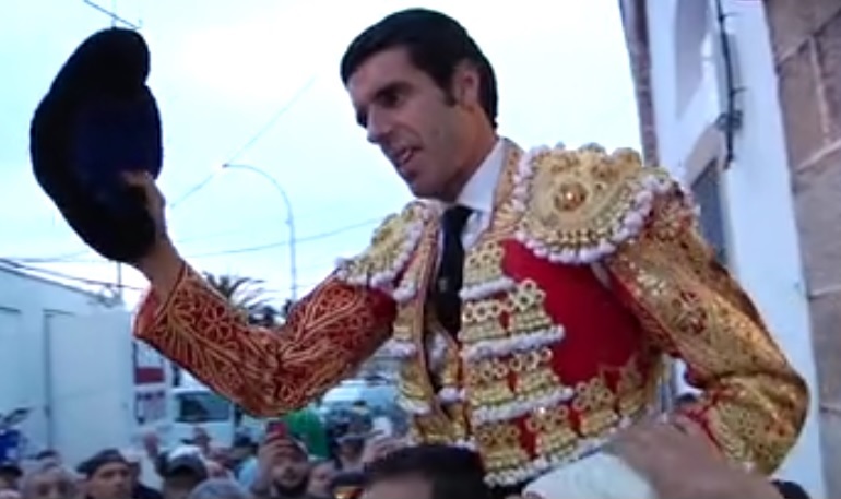 Mano a mano Juan Mora – Emilio de Justo, con toros de El Pilar, celebrado ayer en Cáceres.