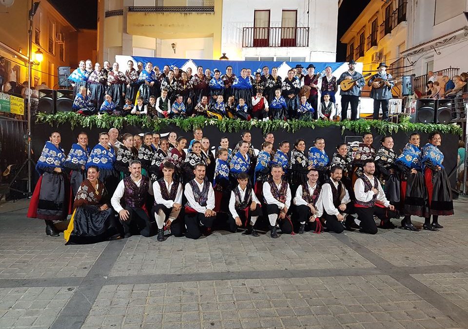 Coros y Danzas de Torrejoncillo actúa esta tarde en Toril