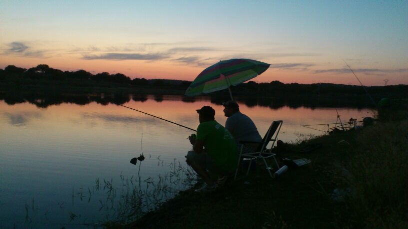 Los hermanos Juan Carlos y José María Martín, ganadores del maratón de pesca por parejas