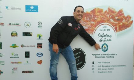 Conseguido el 2º record Guinnes a la mayor concentración mundial de cortadores de jamón.